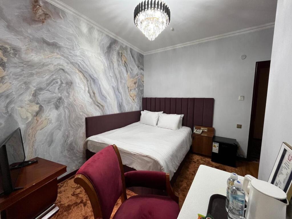 Hotel Luxurious à Taraz Extérieur photo