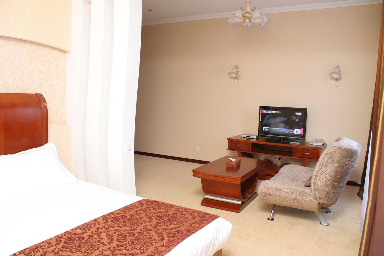 Hotel Luxurious à Taraz Extérieur photo