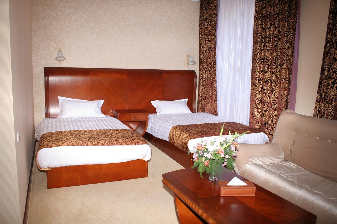 Hotel Luxurious à Taraz Extérieur photo
