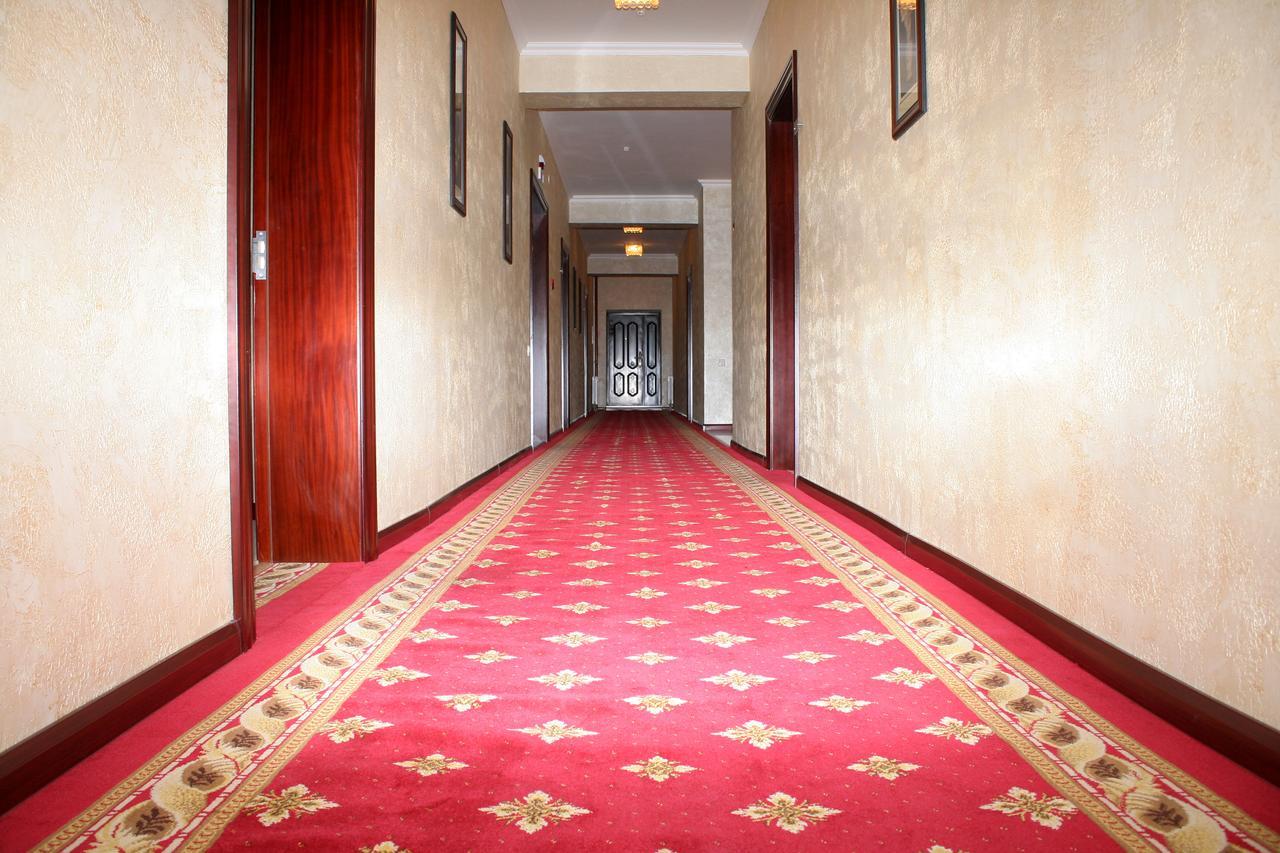 Hotel Luxurious à Taraz Extérieur photo