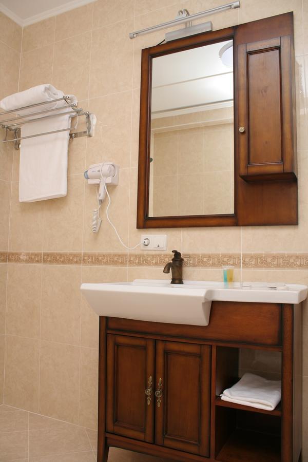 Hotel Luxurious à Taraz Extérieur photo